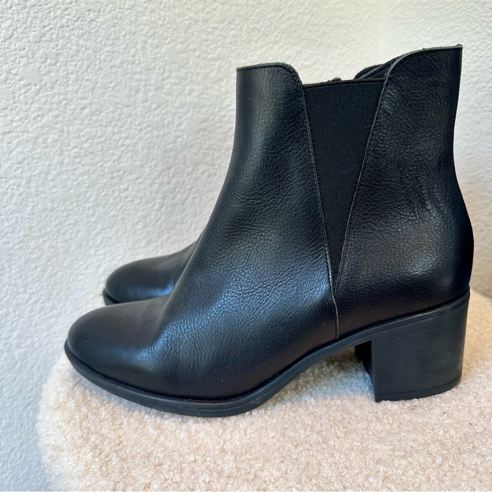 $120 NWOT AVELLINI Leather Ankle Boots/Booties Black, Women’s 7